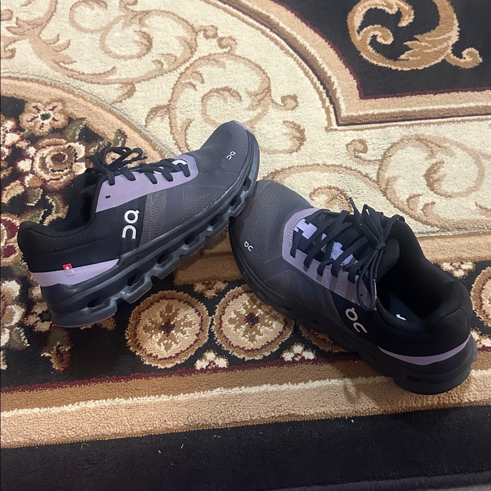 On Running size 8 cloud runner Black and Lavender Athletic Shoes